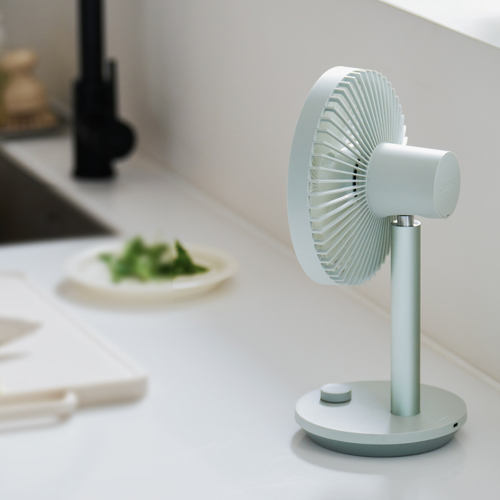 LUMENA STAND4 桌上型擺頭隨行風扇-淺綠